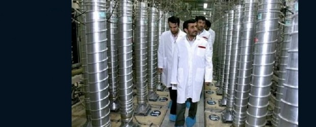 Nucleair programma Iran heeft een nucleair programma. Het land weigert openheid van zaken te geven over aanwijzingen dat het aan kernwapens werkt. Intussen roept president Ahmadinejad op tot strijd voor een wereld zonder de VS en Israel. Iran financiert o.a. Hezbollah, Islamitische Jihad en Hamas: het is de grootste sponsor van terreur ter wereld.