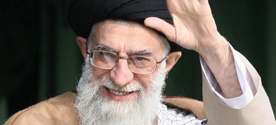 Pahlavi op bezoek in Nederland. Hoofdreden van het bezoek was het aanbieden van een klacht tegen Grootleider Khamenei bij het ICC. Na veel vragen aan het Iran Comité stelt deze de tekst voor iedereen beschikbaar.
